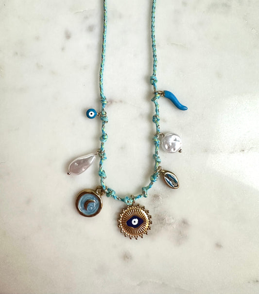 Collier bleu perles