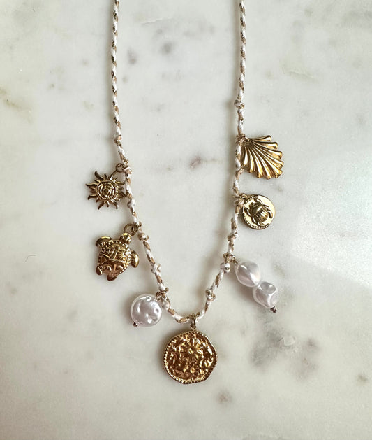 Collier blanc perles